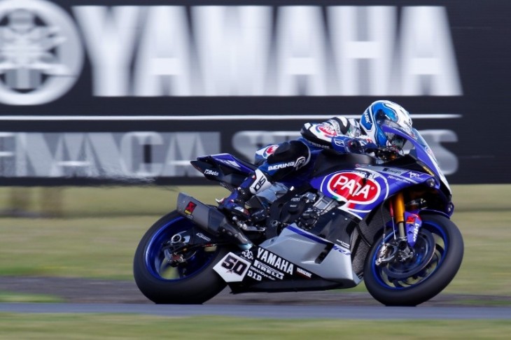 Guintoli leads the charge to Tissot-Superpole as YZF R1 tops Day 1 